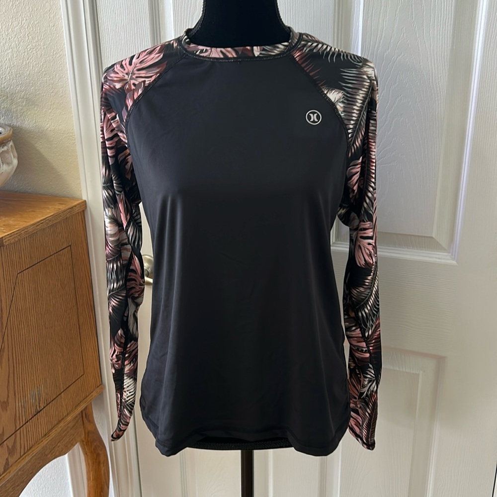 Women’s Hurley swim/rash guard